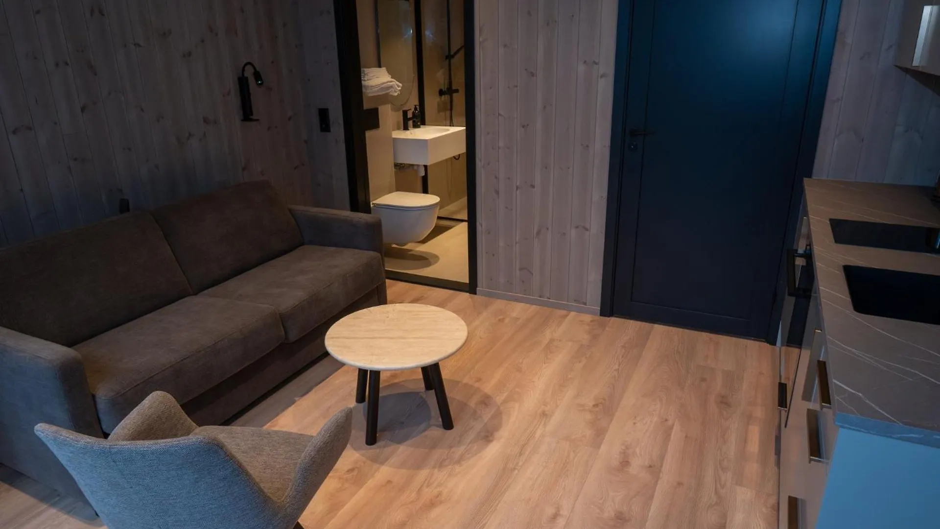 Apart Otel Kulleseidkanalen Gjestehamn Bomlo