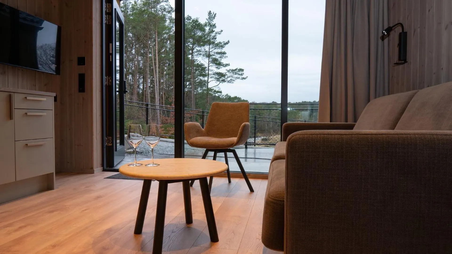 Kulleseidkanalen Gjestehamn Bomlo Apart Otel