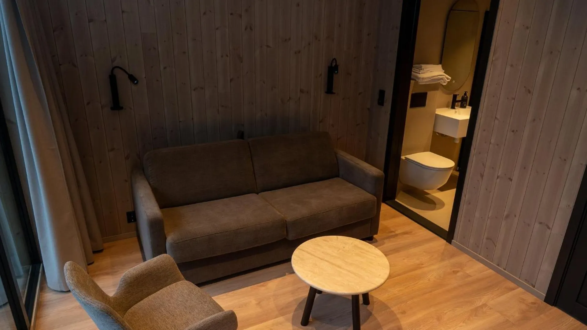 Apart Otel Kulleseidkanalen Gjestehamn Bomlo